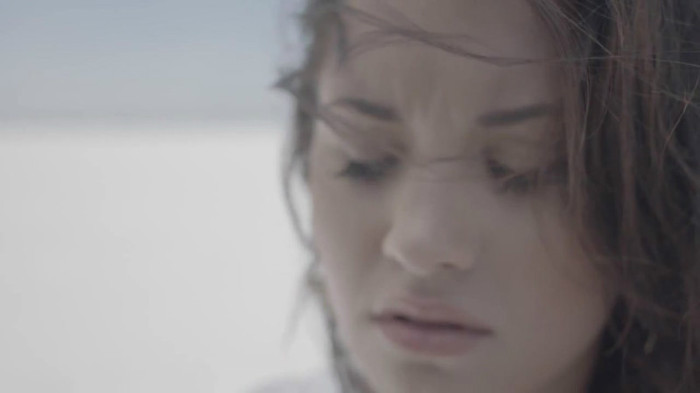 Demi Lovato - Skyscraper (Official lyric video) 627 - Demilush - Skyscraper Official lyric video Part oo2