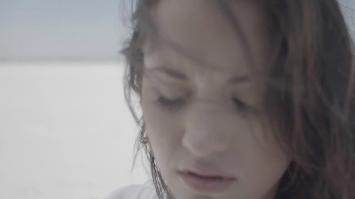 Demi Lovato - Skyscraper (Official lyric video) 635 Demi Lovato - Skyscraper (Official lyric video) 635