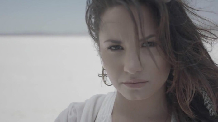 Demi Lovato - Skyscraper (Official lyric video) 804 Demi Lovato - Skyscraper (Official lyric video) 804