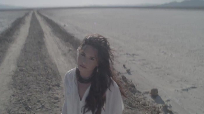 Demi Lovato - Skyscraper (Official lyric video) 1561