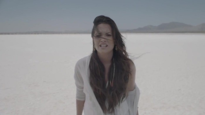 Demi Lovato - Skyscraper (Official lyric video) 1183
