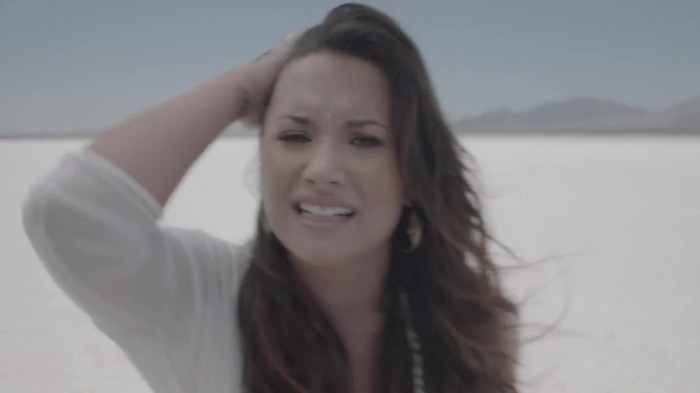 Demi Lovato - Skyscraper (Official lyric video) 1218
