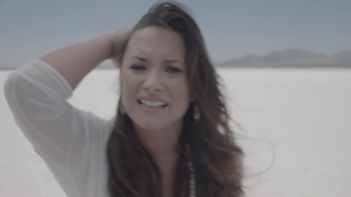 Demi Lovato - Skyscraper (Official lyric video) 1219