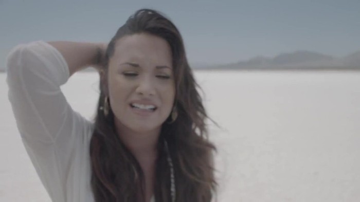 Demi Lovato - Skyscraper (Official lyric video) 1221