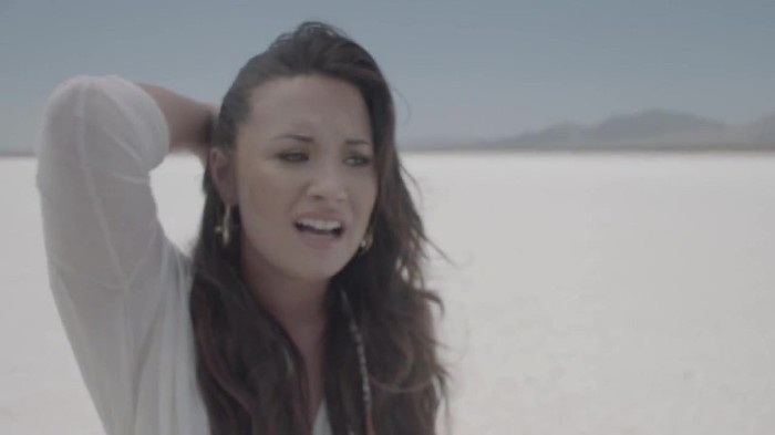 Demi Lovato - Skyscraper (Official lyric video) 1222