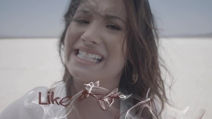 Demi Lovato - Skyscraper (Official lyric video) 1364