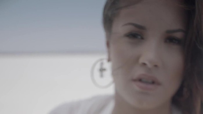 Demi Lovato - Skyscraper (Official lyric video) 1388