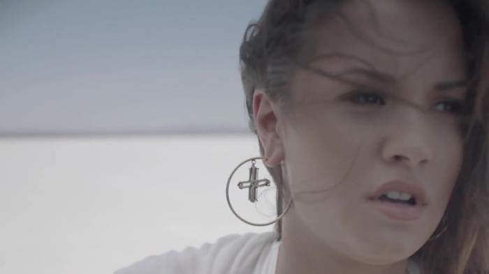 Demi Lovato - Skyscraper (Official lyric video) 1396