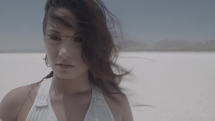 Demi Lovato - Skyscraper (Official lyric video) 1973