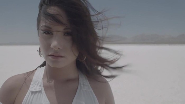 Demi Lovato - Skyscraper (Official lyric video) 1974