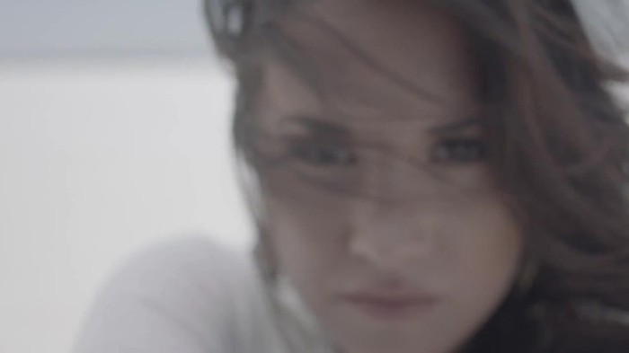 Demi Lovato - Skyscraper (Official lyric video) 1991