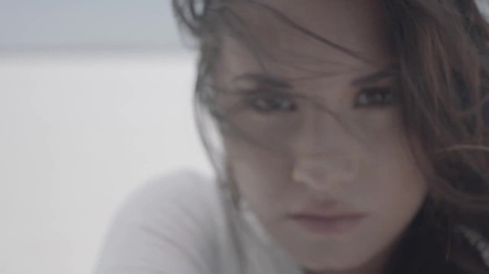 Demi Lovato - Skyscraper (Official lyric video) 1996