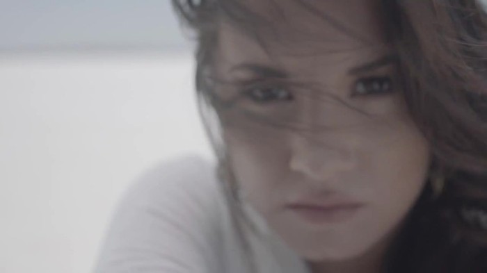 Demi Lovato - Skyscraper (Official lyric video) 1998 - Demilush - Skyscraper Official lyric video Part oo4