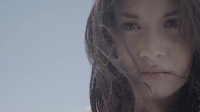 Demi Lovato - Skyscraper (Official lyric video) 2156