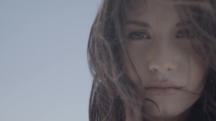 Demi Lovato - Skyscraper (Official lyric video) 2179