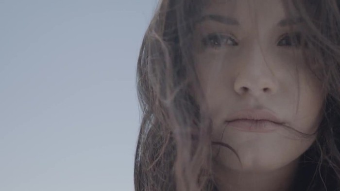 Demi Lovato - Skyscraper (Official lyric video) 2196