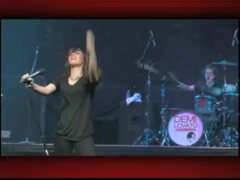 Demi Lovato - Summer Tour 2009 050
