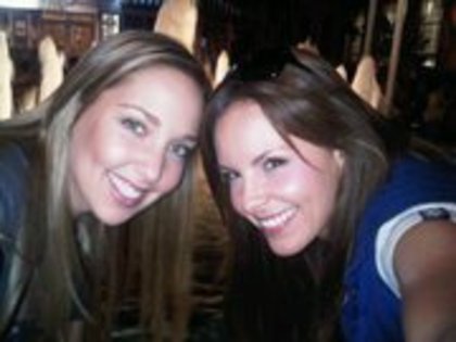 207414_209882649024222_209438145735339_838074_2484110_a - Vanessa Pose