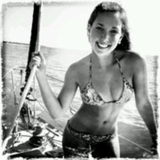 226492_223381087674378_209438145735339_943636_1287317_a - Vanessa Pose