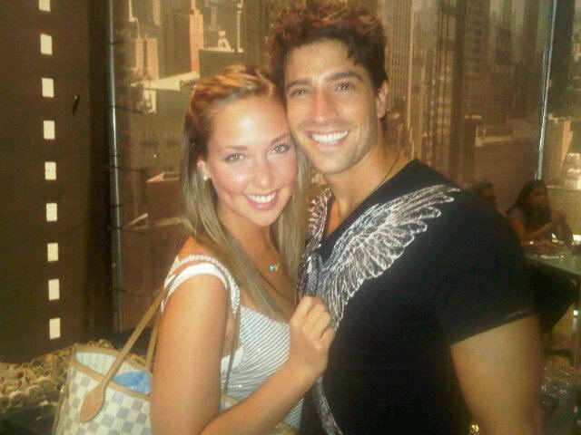 226975_223384704340683_209438145735339_943662_6370022_n - Vanessa Pose