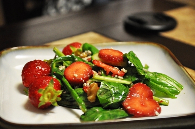 komatsuna-strawberry-salad - Mustard Komatsuma
