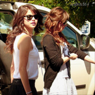 0037229722 - 0 Poze Videoclipuri Selena