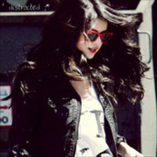 0037229730 - 0 Poze Videoclipuri Selena