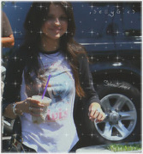 0041471947 - 0 Poze Videoclipuri Selena