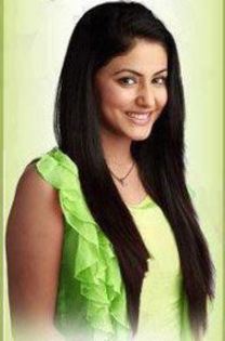 426093_350871424946148_121004084599551_1152157_247001106_a - Hina Khan