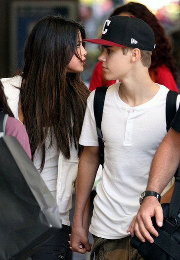 Selena+Gomez+Selena+Gomez+Justin+Bieber+Hawaii+FkJY-ExU69Kl