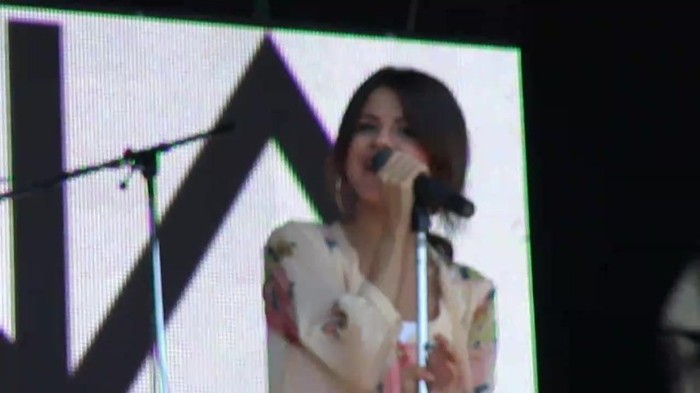 Live like there's no tomorrow - Selena Gomez Soundcheck in Argentina HD 022