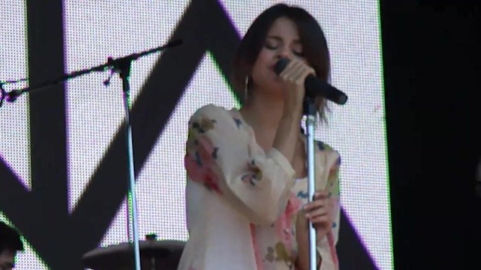 Live like there's no tomorrow - Selena Gomez Soundcheck in Argentina HD 034