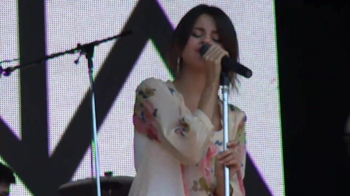 Live like there's no tomorrow - Selena Gomez Soundcheck in Argentina HD 035