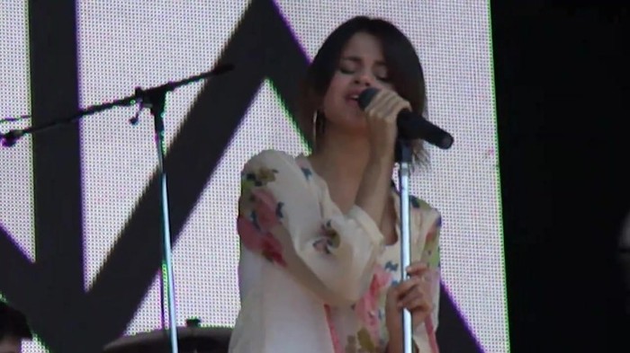 Live like there's no tomorrow - Selena Gomez Soundcheck in Argentina HD 039