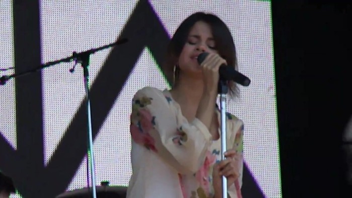 Live like there's no tomorrow - Selena Gomez Soundcheck in Argentina HD 040
