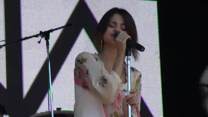Live like there's no tomorrow - Selena Gomez Soundcheck in Argentina HD 042