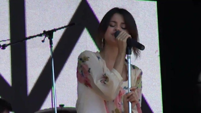 Live like there's no tomorrow - Selena Gomez Soundcheck in Argentina HD 045