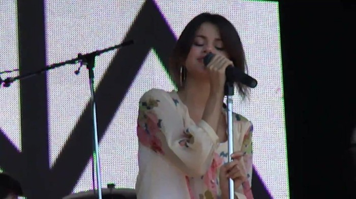 Live like there's no tomorrow - Selena Gomez Soundcheck in Argentina HD 046