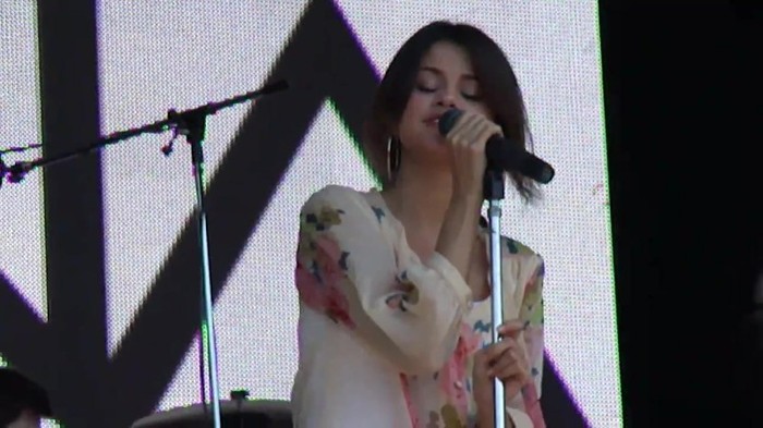 Live like there's no tomorrow - Selena Gomez Soundcheck in Argentina HD 047