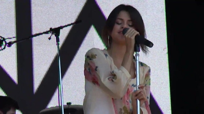 Live like there's no tomorrow - Selena Gomez Soundcheck in Argentina HD 049