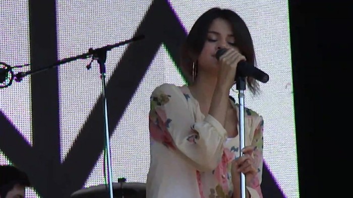 Live like there's no tomorrow - Selena Gomez Soundcheck in Argentina HD 054