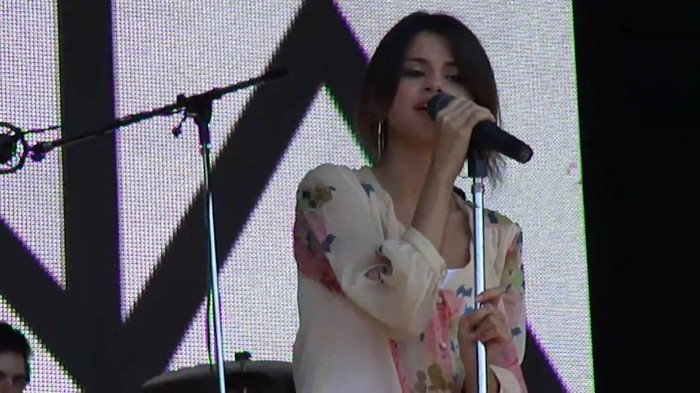 Live like there's no tomorrow - Selena Gomez Soundcheck in Argentina HD 057