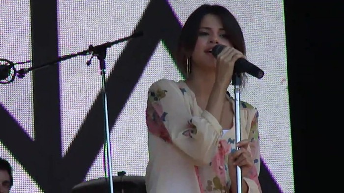 Live like there's no tomorrow - Selena Gomez Soundcheck in Argentina HD 058