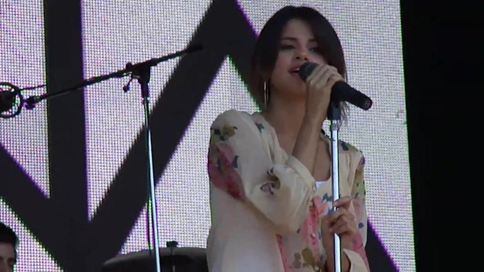 Live like there's no tomorrow - Selena Gomez Soundcheck in Argentina HD 059