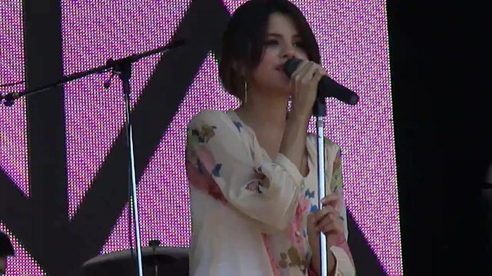 Live like there's no tomorrow - Selena Gomez Soundcheck in Argentina HD 072