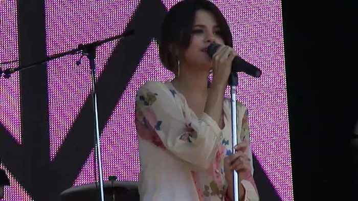 Live like there's no tomorrow - Selena Gomez Soundcheck in Argentina HD 073