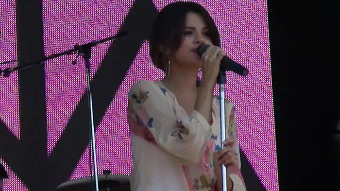Live like there's no tomorrow - Selena Gomez Soundcheck in Argentina HD 074