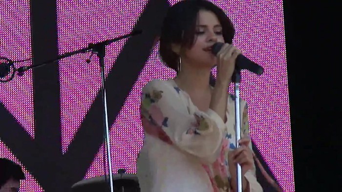 Live like there's no tomorrow - Selena Gomez Soundcheck in Argentina HD 079