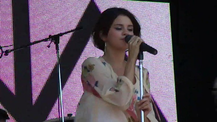 Live like there's no tomorrow - Selena Gomez Soundcheck in Argentina HD 085
