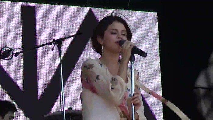 Live like there's no tomorrow - Selena Gomez Soundcheck in Argentina HD 089